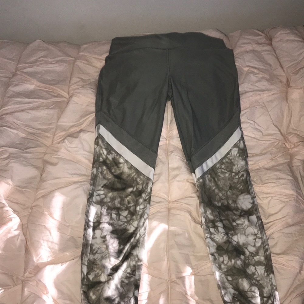 Army green Vogo leggings